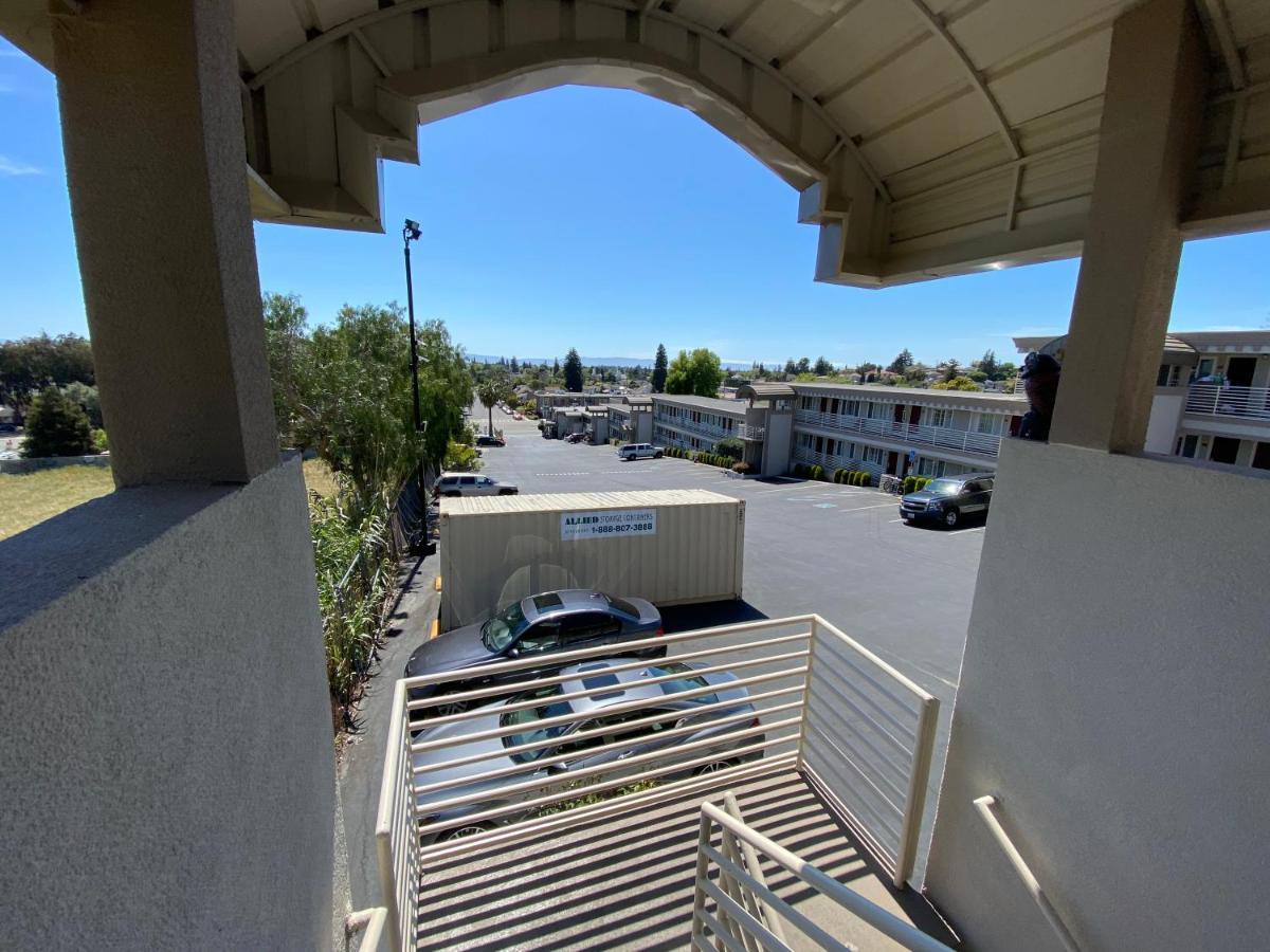 Budget Inn Of Hayward Bagian luar foto